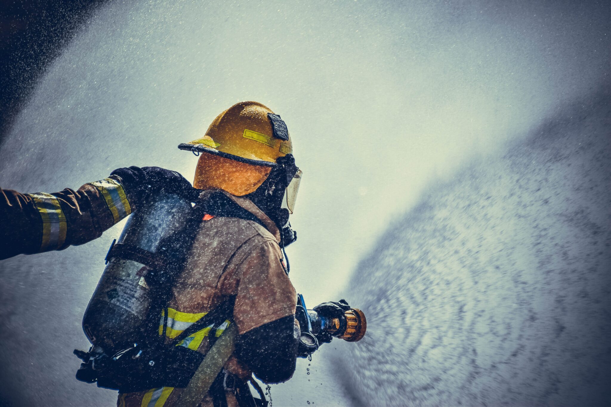 how-much-does-a-firefighter-make-a-year